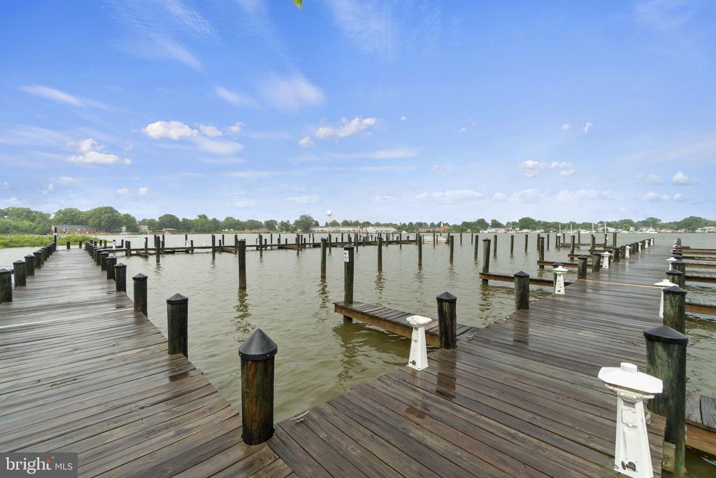 205 MONROE POINT DR.