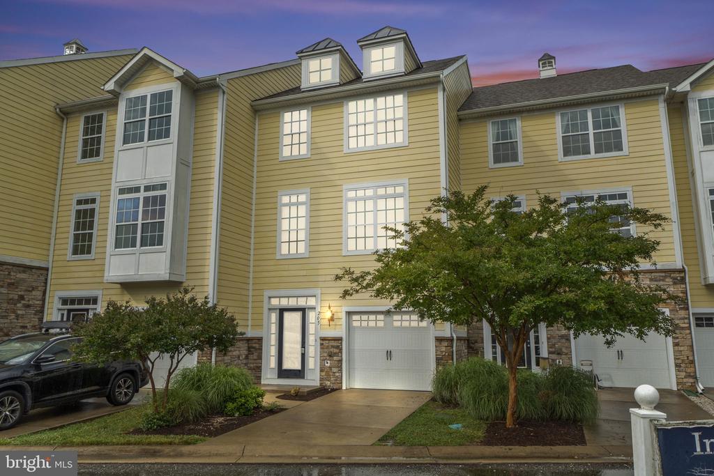 205 MONROE POINT DR.