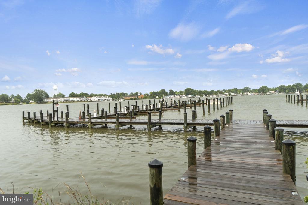 205 MONROE POINT DR.