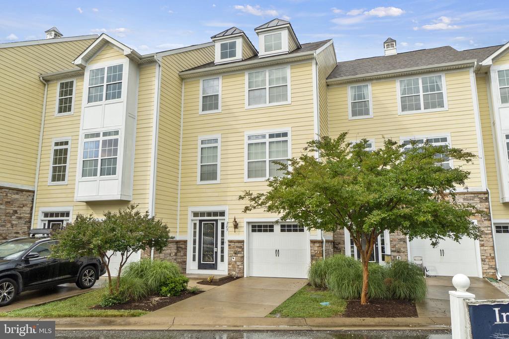 205 MONROE POINT DR.