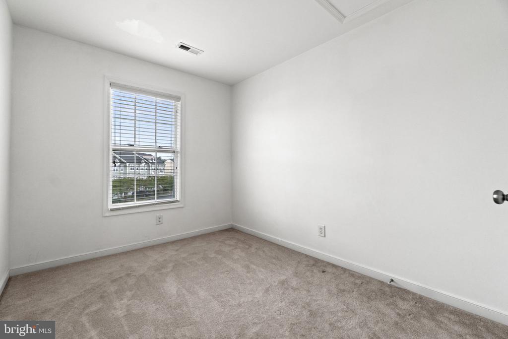205 MONROE POINT DR.
