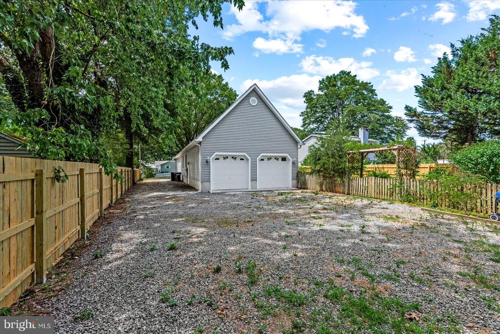 124 CEDAR AVENUE