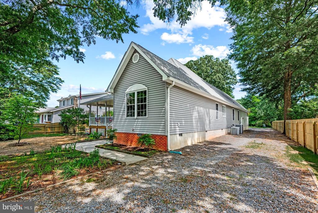 124 CEDAR AVENUE