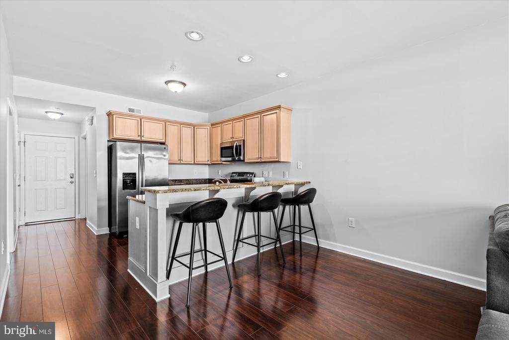 103 IRVING AVENUE N 403