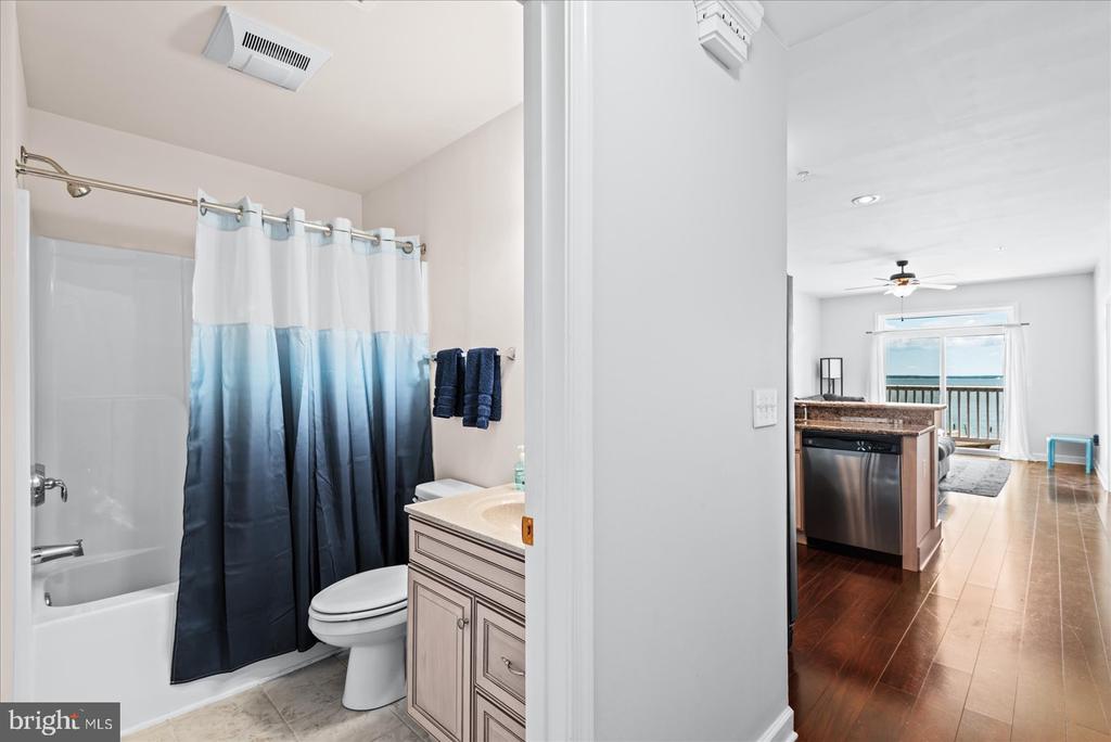 103 IRVING AVENUE N 403