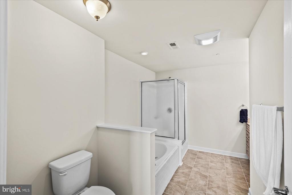 103 IRVING AVENUE N 403