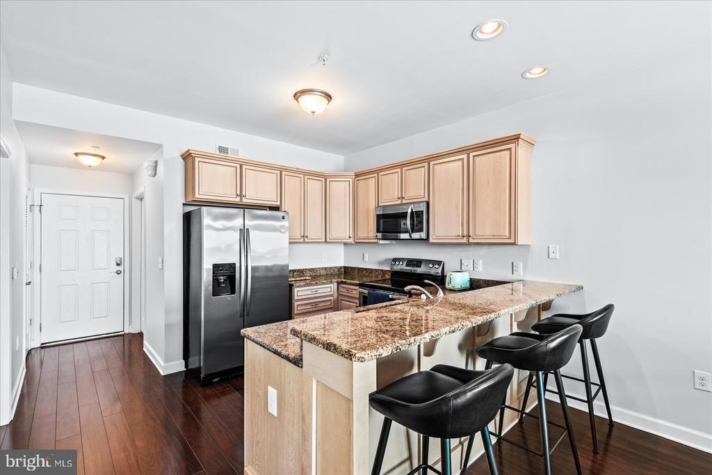 103 IRVING AVENUE N 403