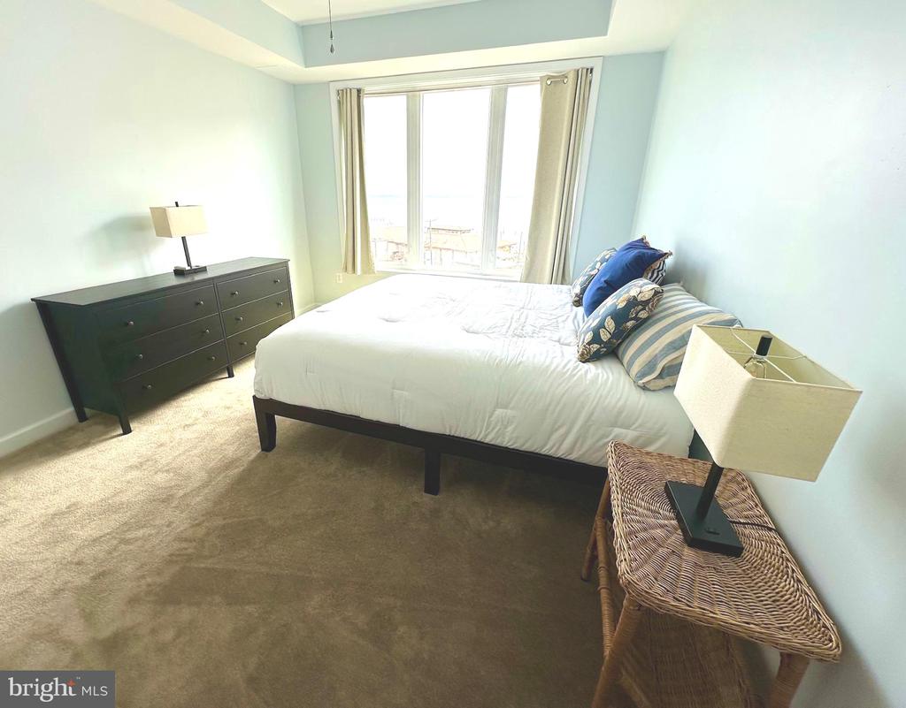 103 IRVING AVENUE N 403