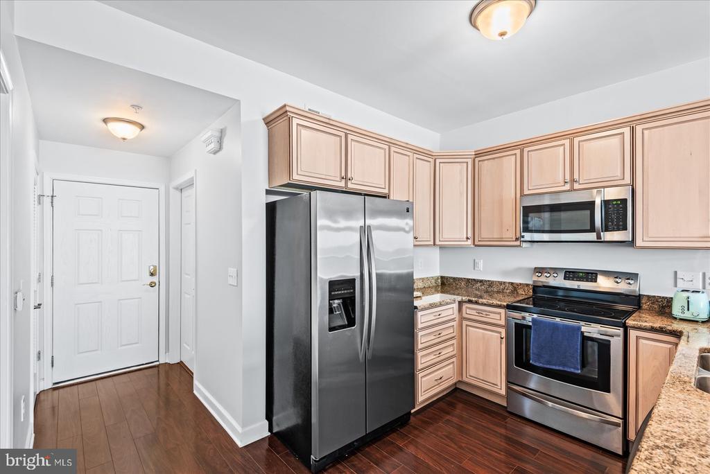 103 IRVING AVENUE N 403