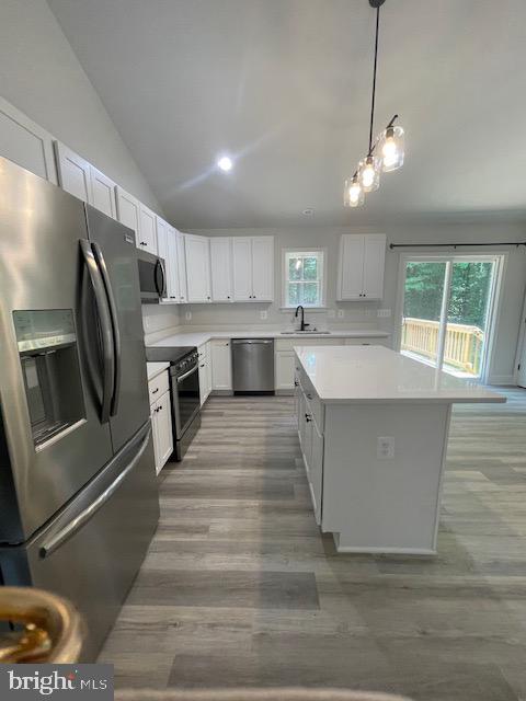 350 LAKEVIEW DR