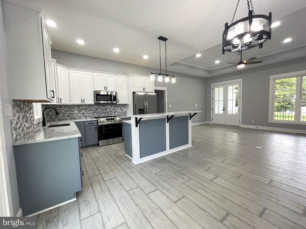 3420 RIVERVIEW DRIVE