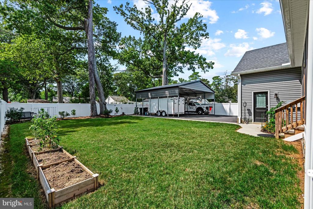 1219 IRVING AVE