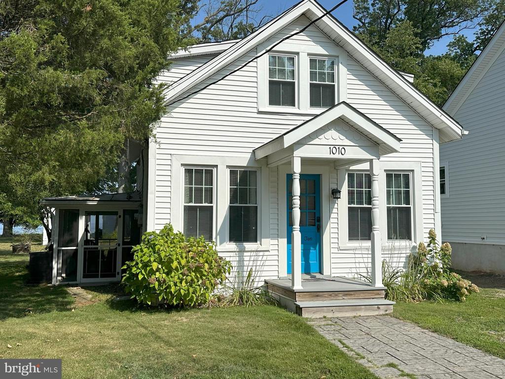 1010 LOSSING AVENUE