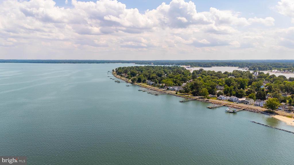 121 LAKEVIEW DRIVE
