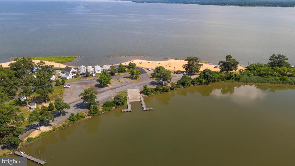 121 LAKEVIEW DRIVE
