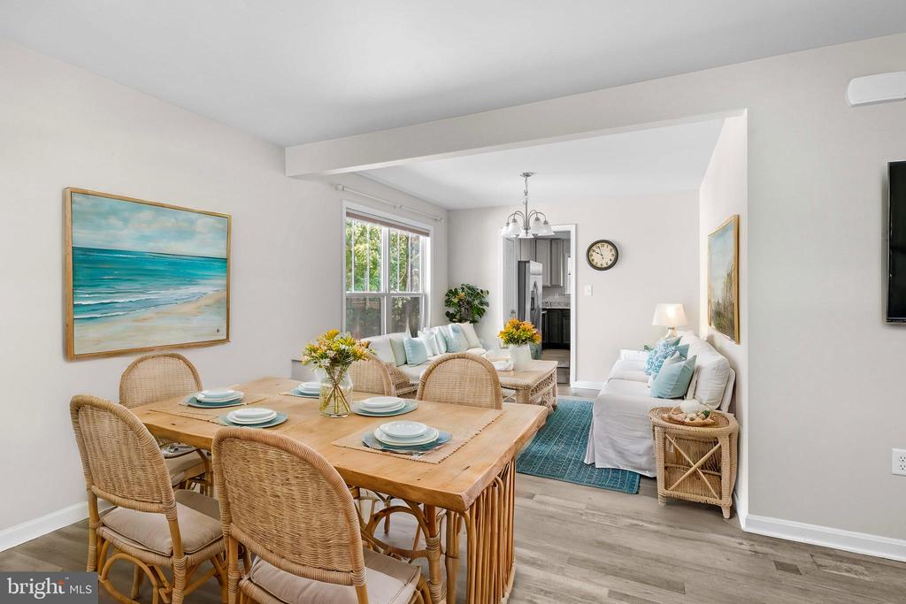 121 LAKEVIEW DRIVE