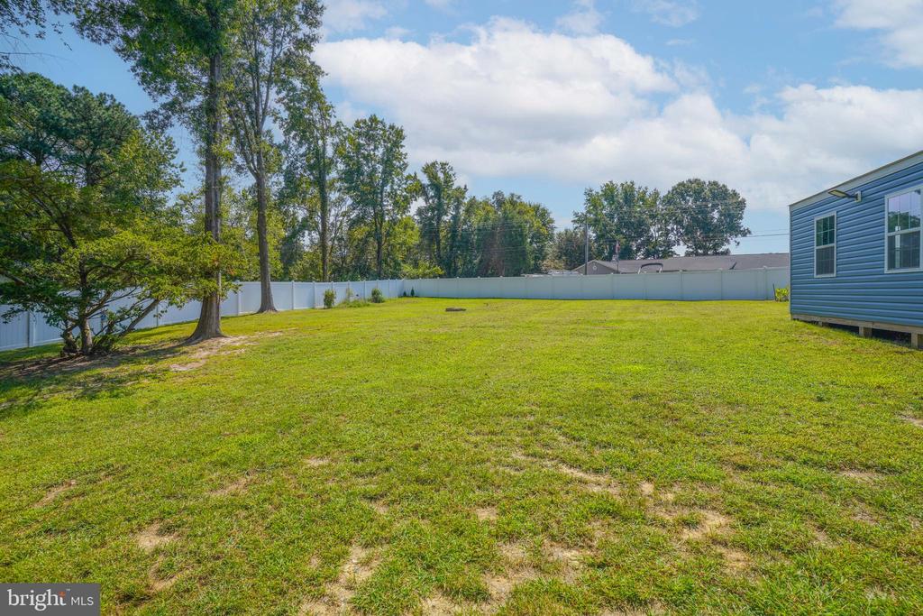 121 LAKEVIEW DRIVE