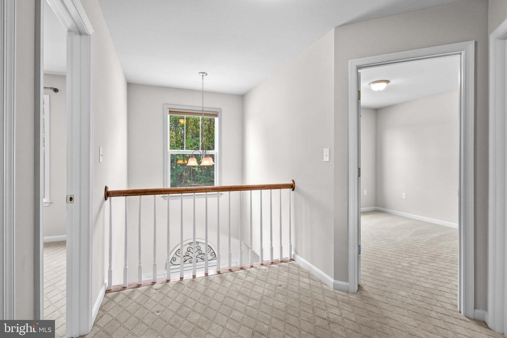 121 LAKEVIEW DRIVE