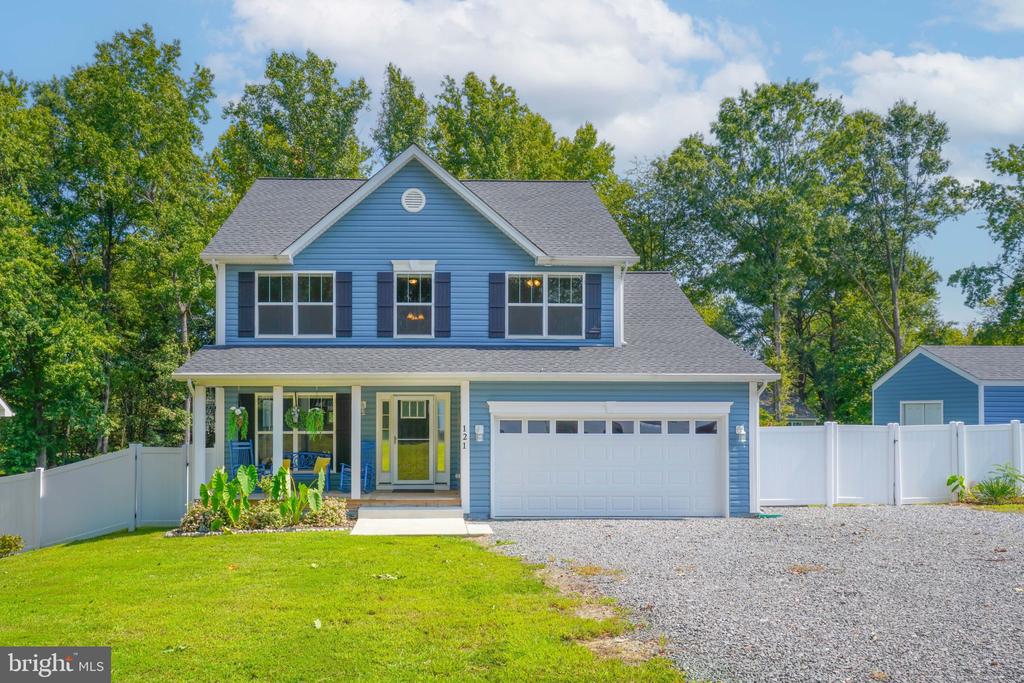 121 LAKEVIEW DRIVE