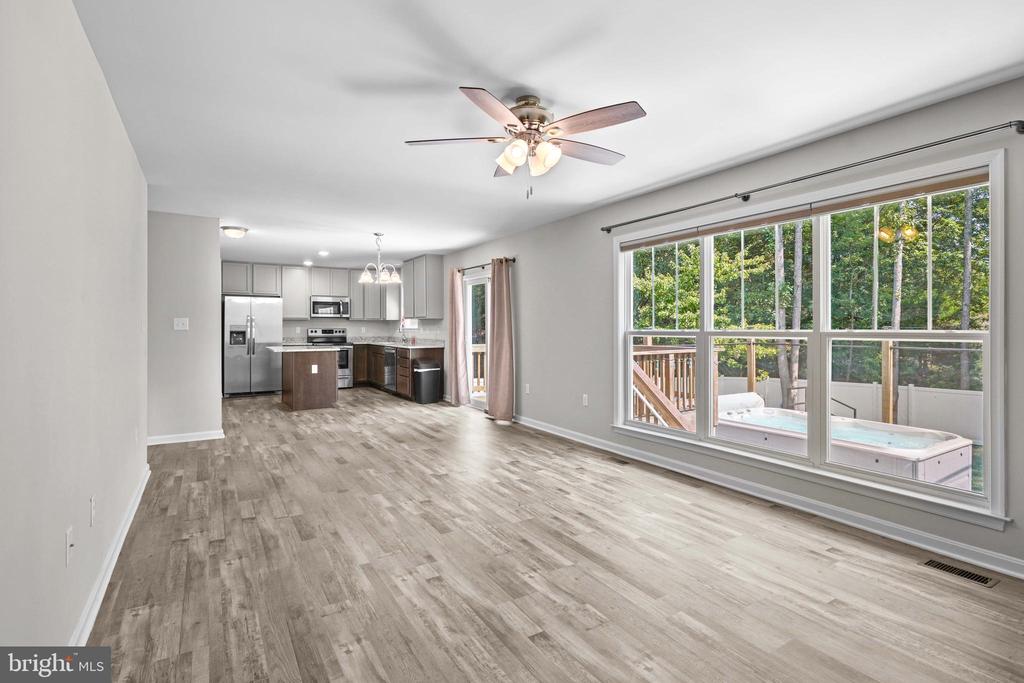 121 LAKEVIEW DRIVE