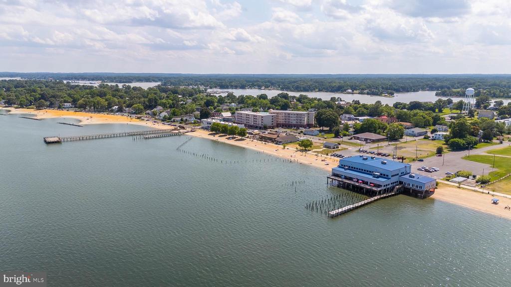 121 LAKEVIEW DRIVE