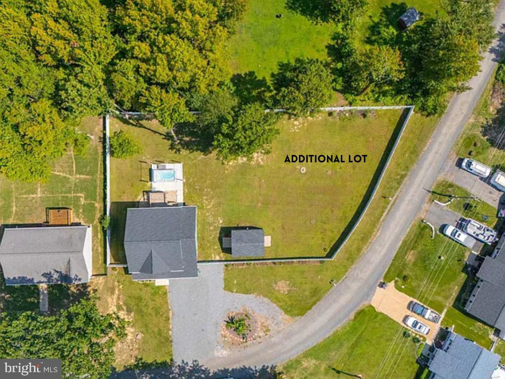121 LAKEVIEW DRIVE