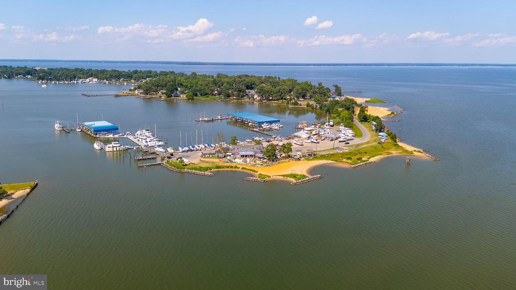 121 LAKEVIEW DRIVE