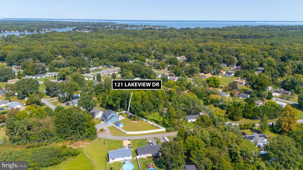 121 LAKEVIEW DRIVE