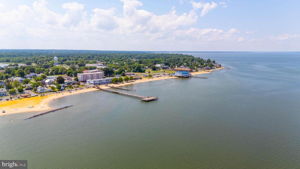 121 LAKEVIEW DRIVE