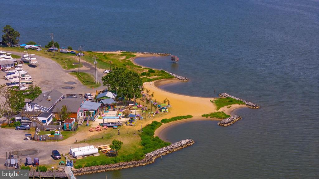 121 LAKEVIEW DRIVE