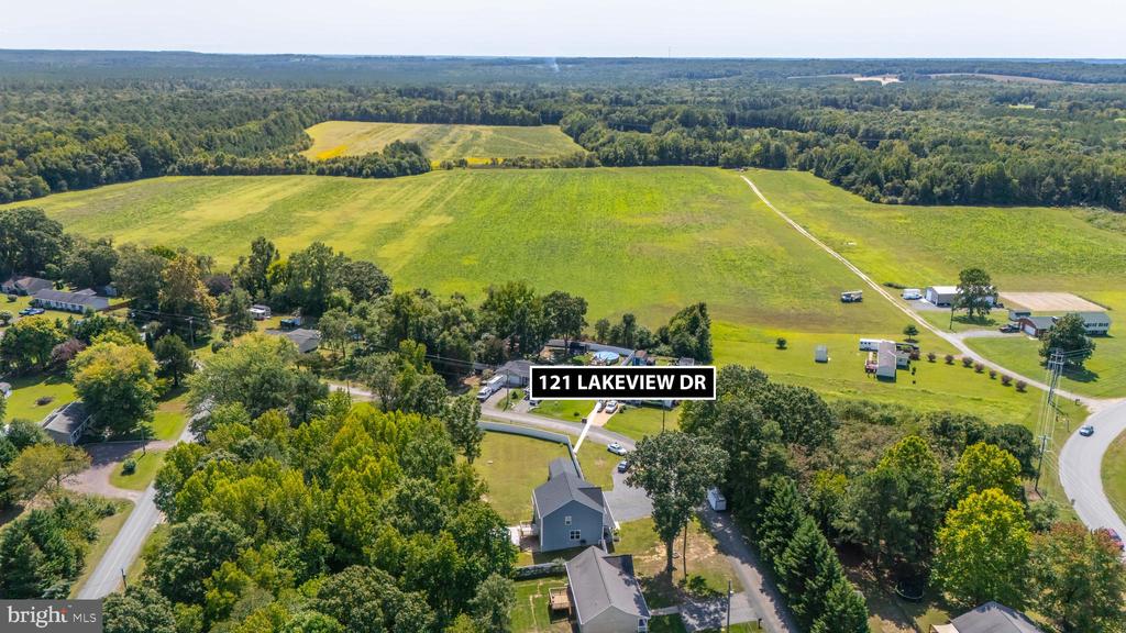 121 LAKEVIEW DRIVE