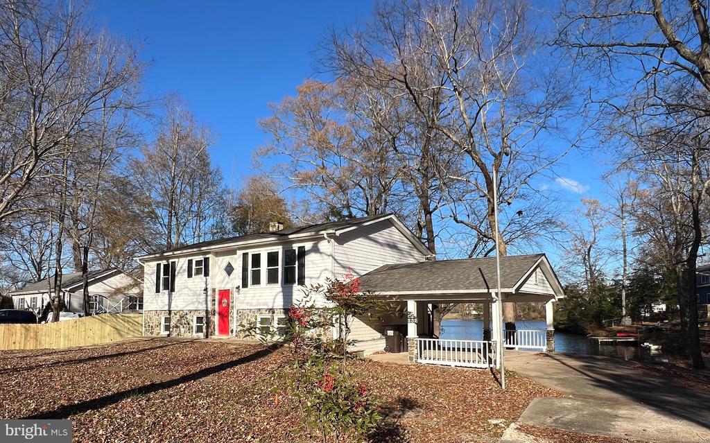 232 CHRYSTAL ROAD
