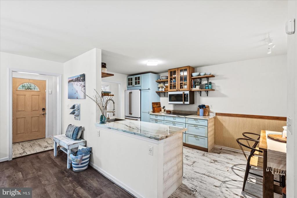 1004 MIDDLETON