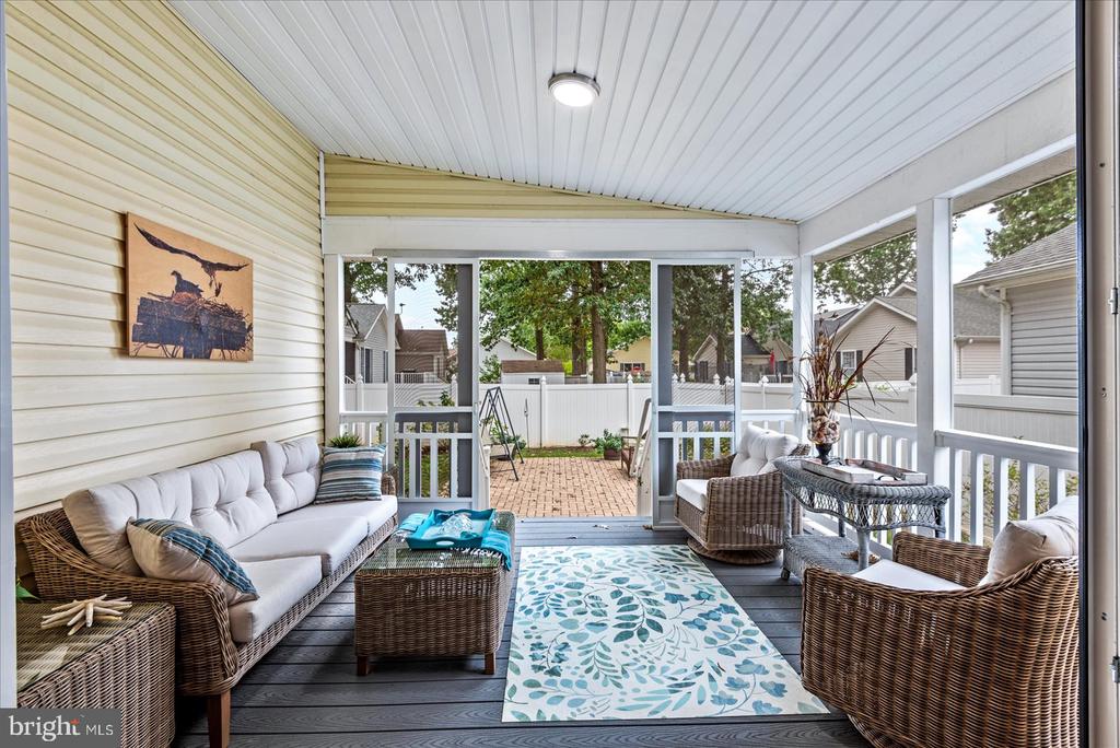 1004 MIDDLETON