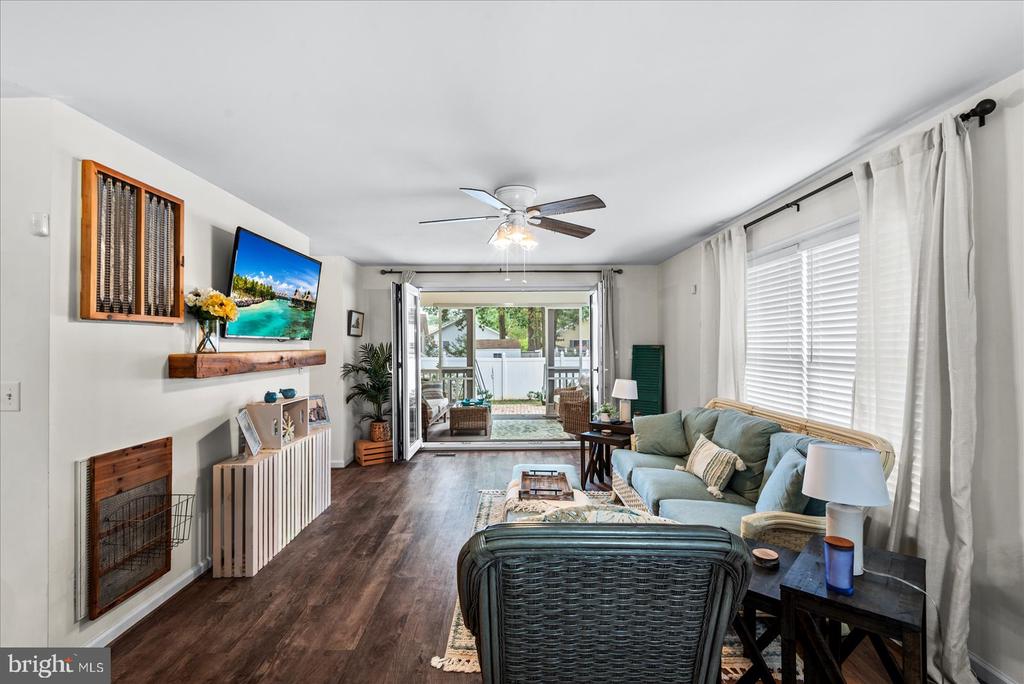 1004 MIDDLETON