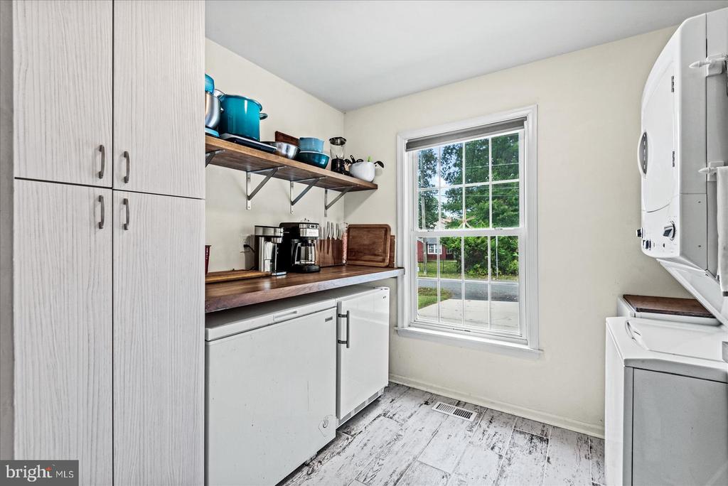1004 MIDDLETON