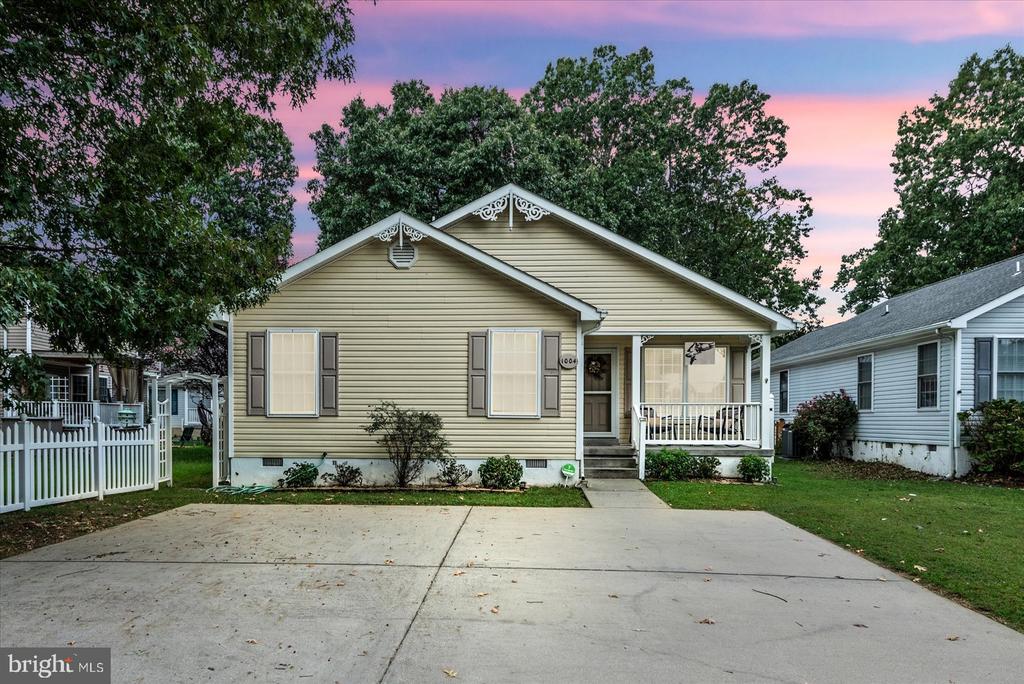 1004 MIDDLETON