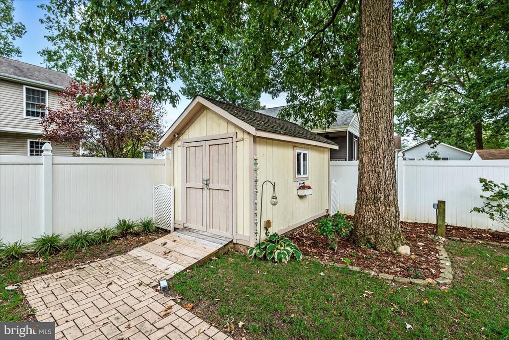 1004 MIDDLETON
