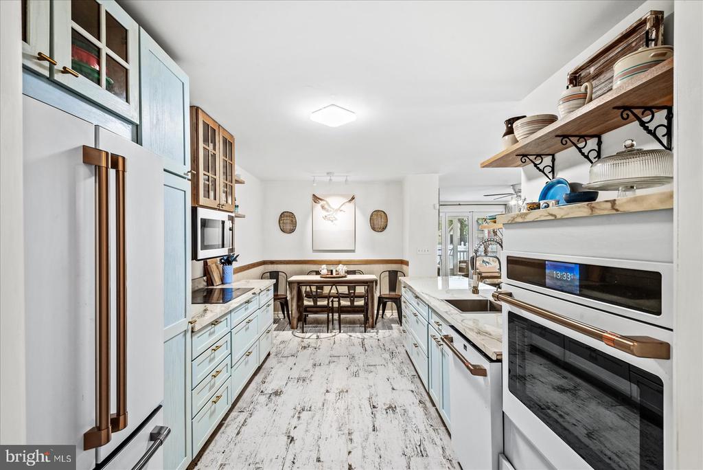 1004 MIDDLETON