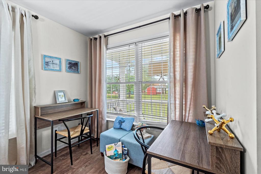 1004 MIDDLETON
