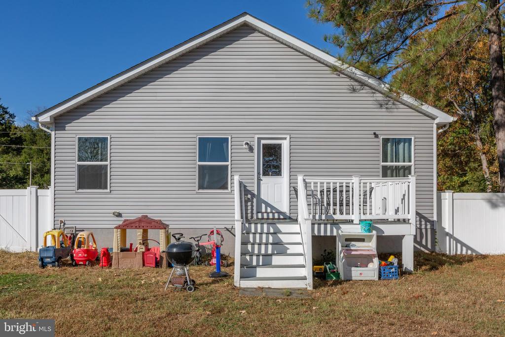 42 WOODMOUNT DRIVE