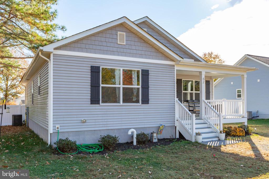 42 WOODMOUNT DRIVE