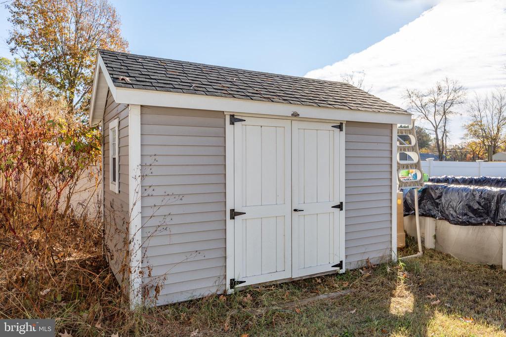42 WOODMOUNT DRIVE
