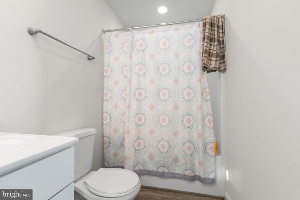 42 WOODMOUNT DRIVE