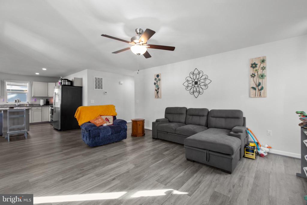 42 WOODMOUNT DRIVE
