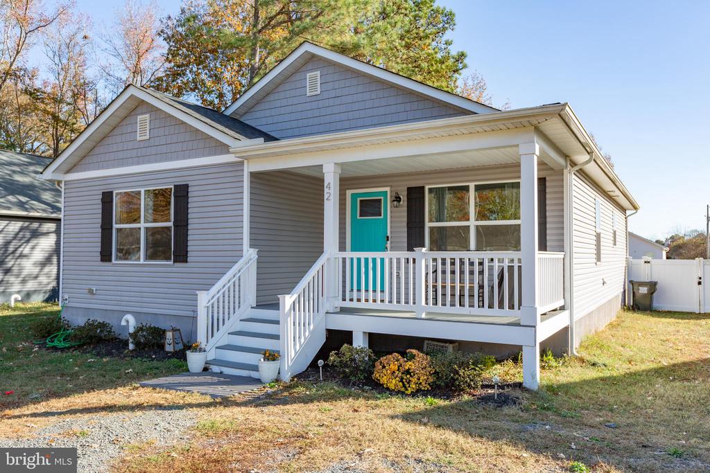 42 WOODMOUNT DRIVE
