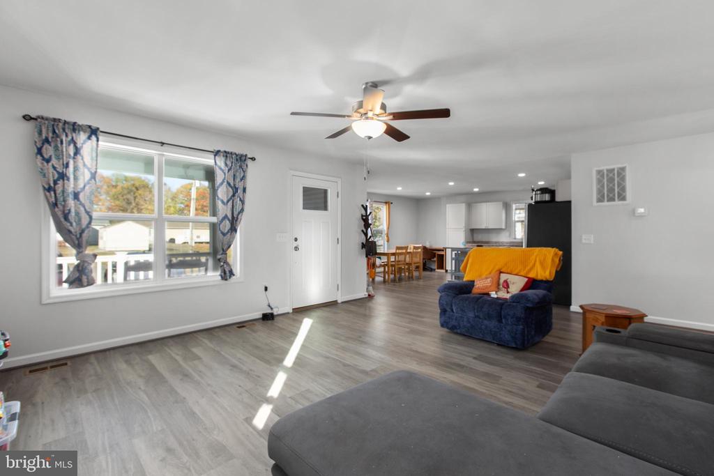 42 WOODMOUNT DRIVE