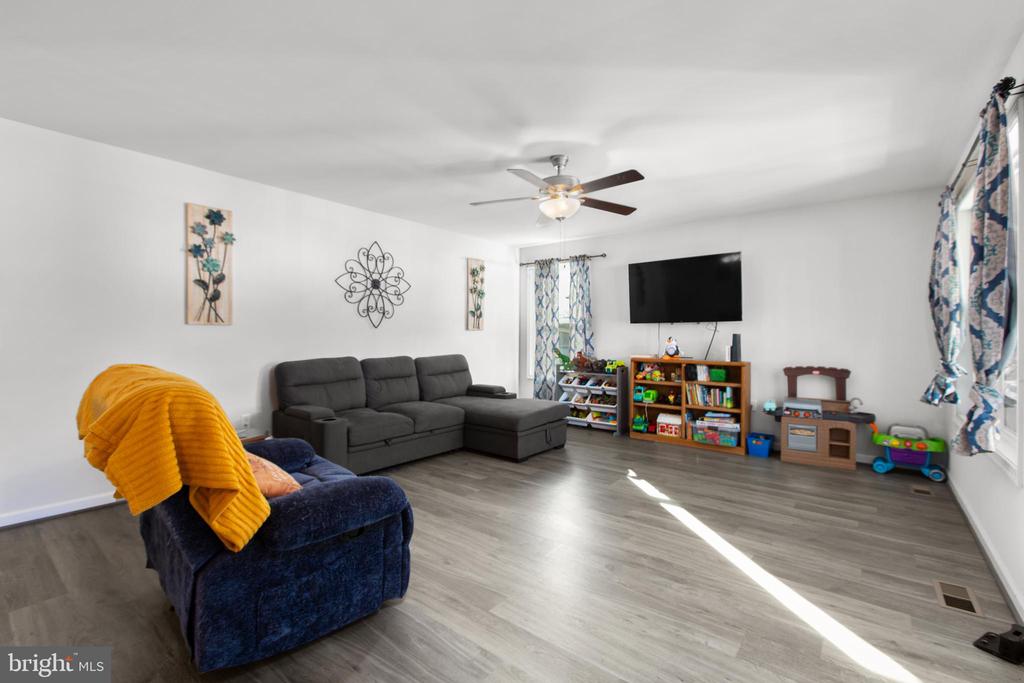 42 WOODMOUNT DRIVE