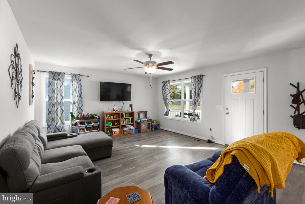 42 WOODMOUNT DRIVE