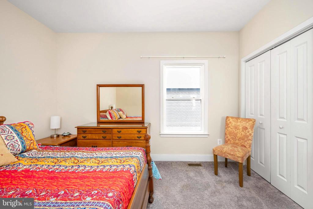137 12TH STREET